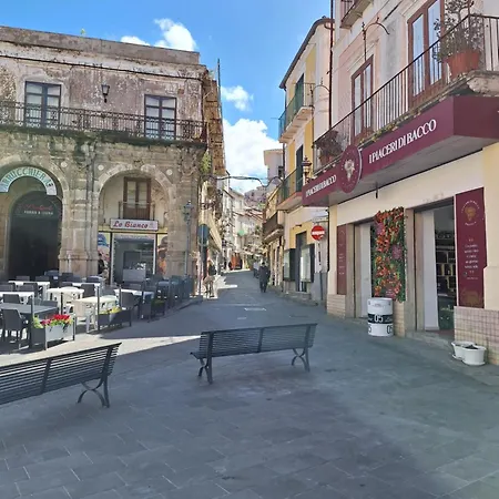 Degli Dei بيتسو